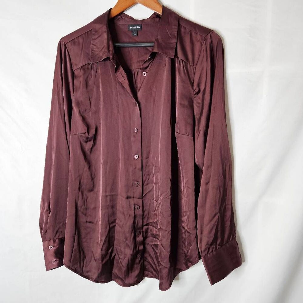 Torrid Satin‎ Burgundy Button Front Blouse sz 1x